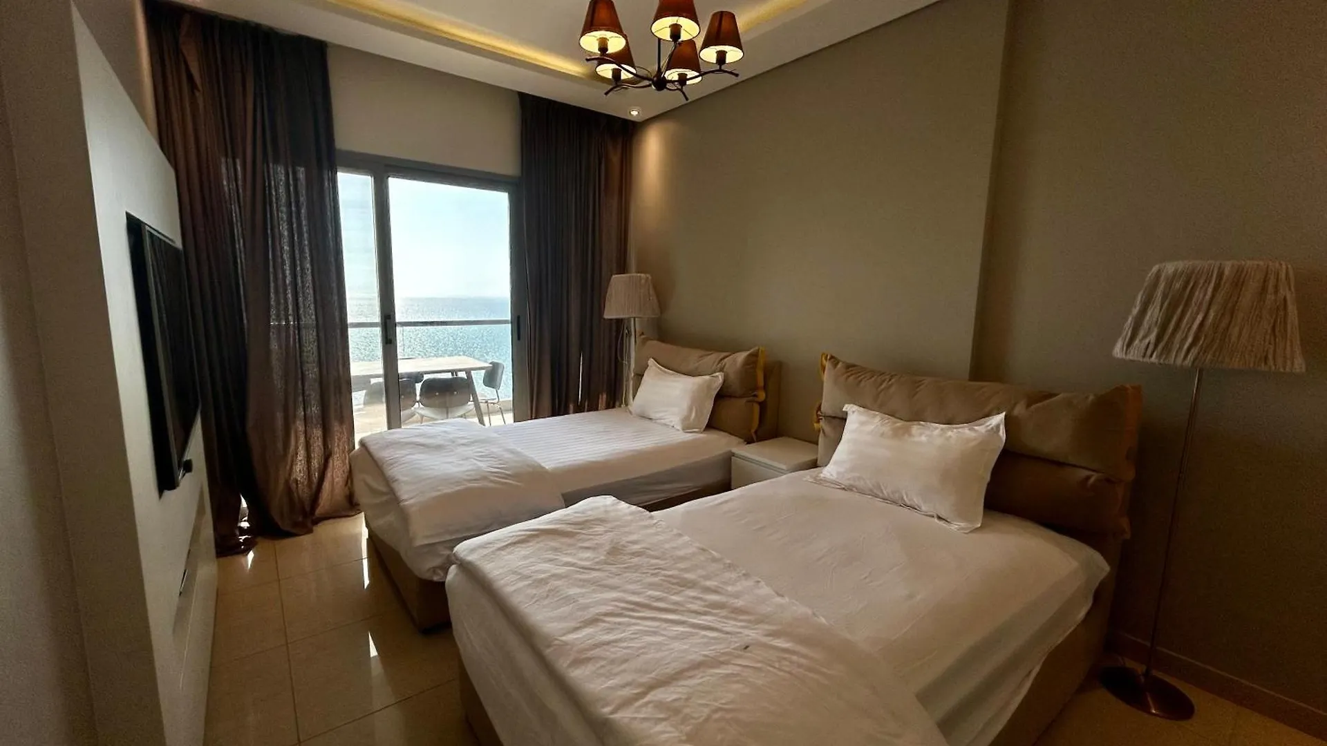 Luxury Sea View Apartment 吉达